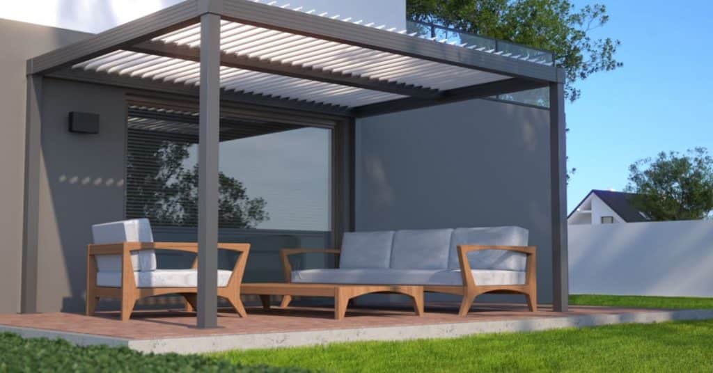 pergola adossée à la maison avec salon d'extérieur