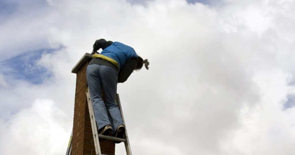 Ramonage de cheminée en hauteur