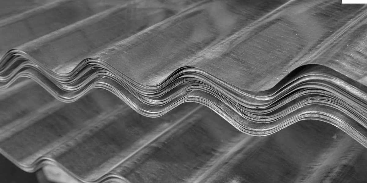 Les tôles de zinc sont de diverses épaisseurs