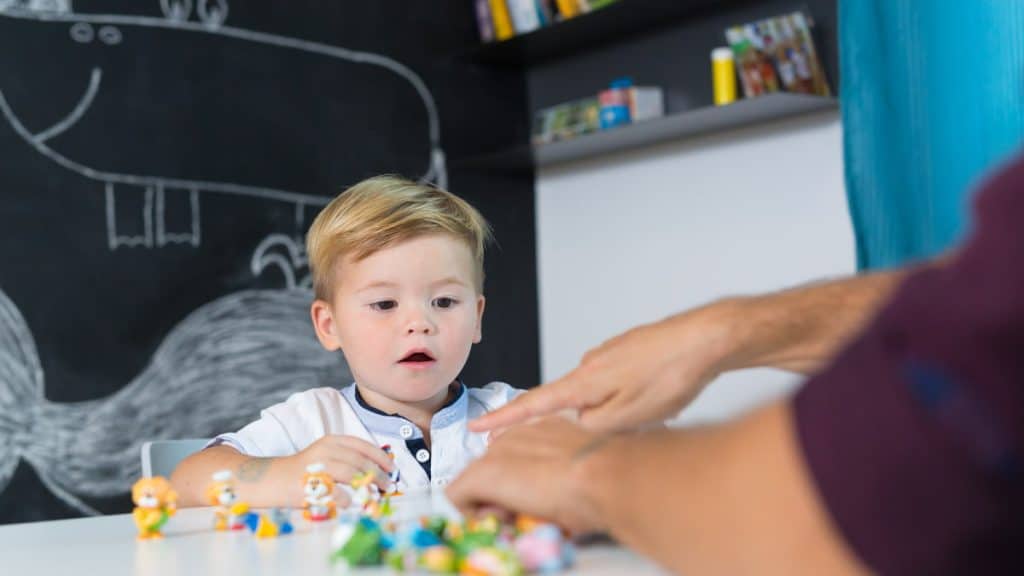 Bébé chez un logopède 