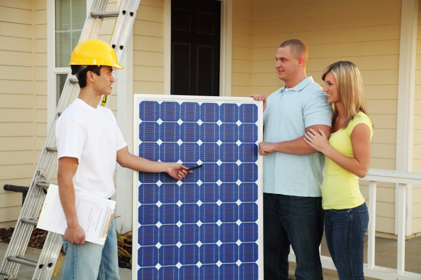 les panneaux photovoltaïques monocristallins et les panneaux solaires polycristallin d'un installation solaire