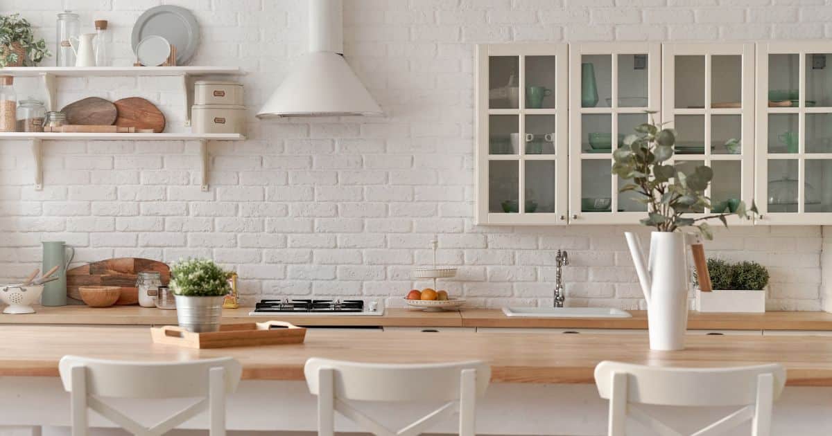 Cuisine scandinave blanche et bois clair