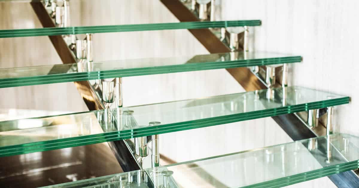 escalier avec marche en verre