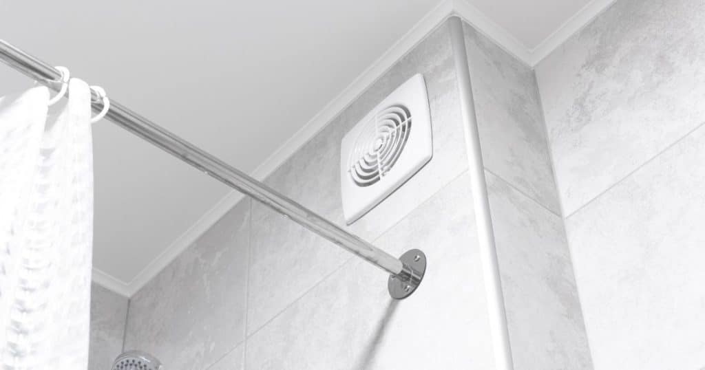 Salle de bain avec extracteur d'air pour la ventilation