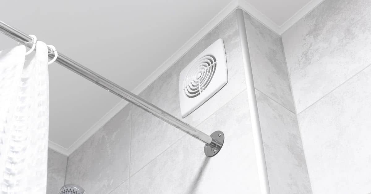 Salle de bain avec extracteur d'air pour la ventilation