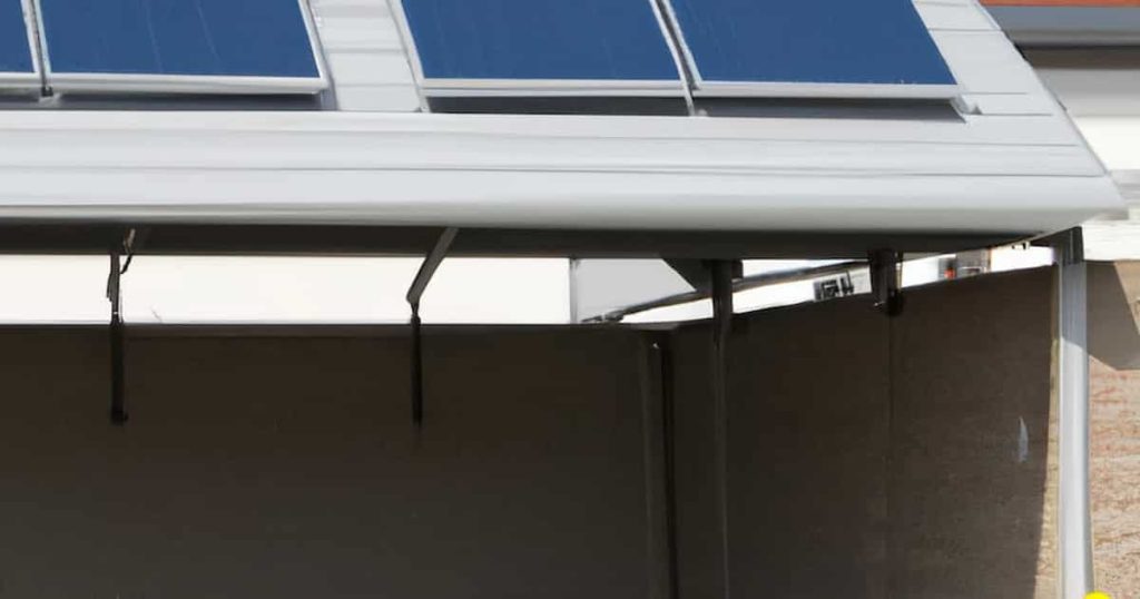 panneau solaire sur carport en aluminium