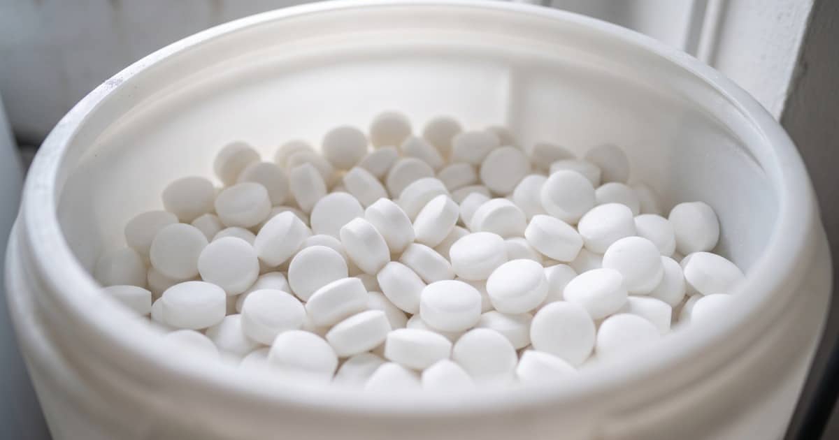 Pastilles de sel pour adoucisseur d'eau au sel.