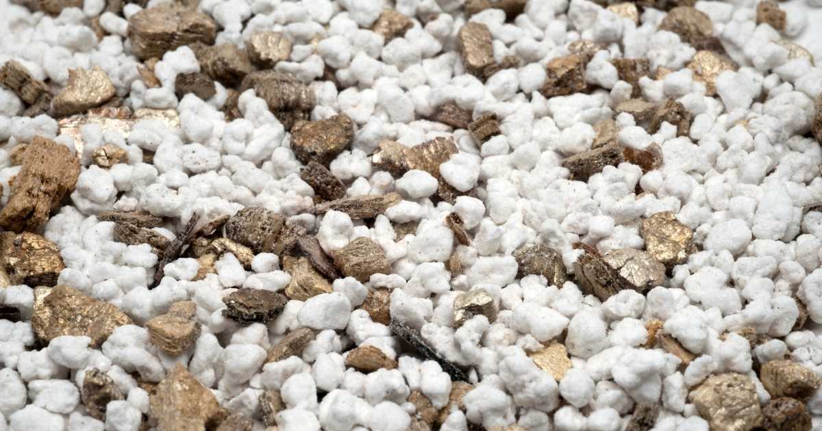 Vrac de granulés de perlite et de vermiculite