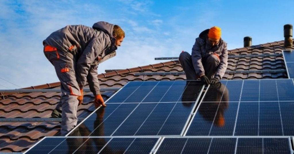 Dakwerkers zonnepanelen