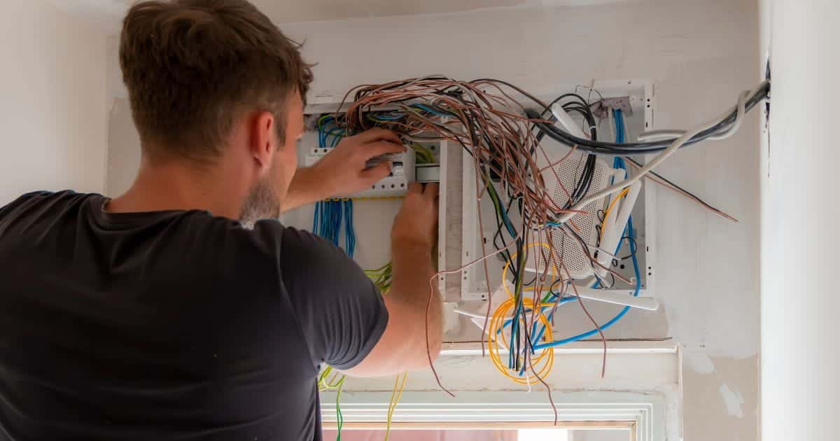 Meterkast laten vervangen door een erkende elektricien zodat je een veilige en AREI conforme installatie hebt