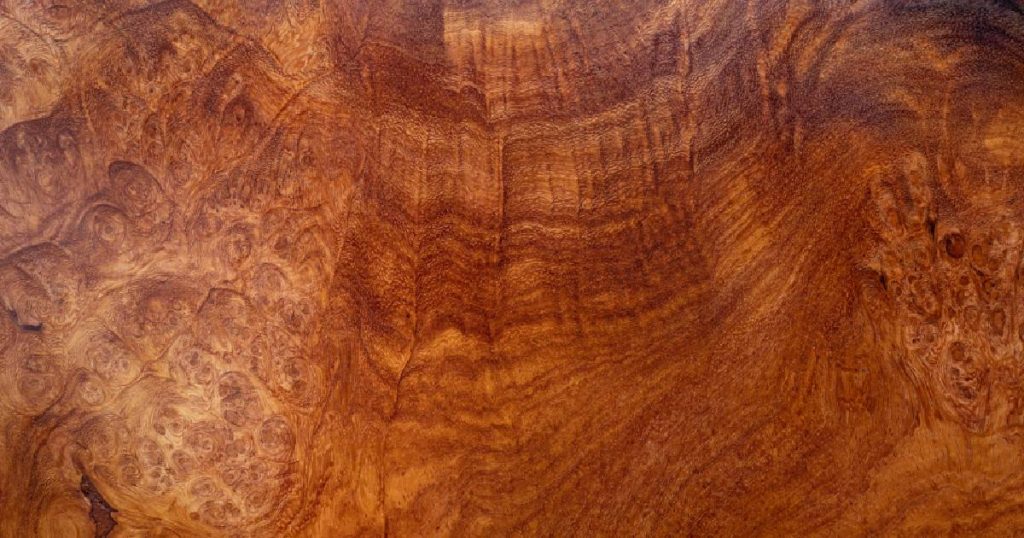 Een groot vlak massief afzelia hout, een prachtige optie voor een uniek massief parket.