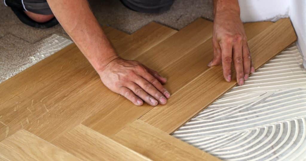 parket V-groef leggen