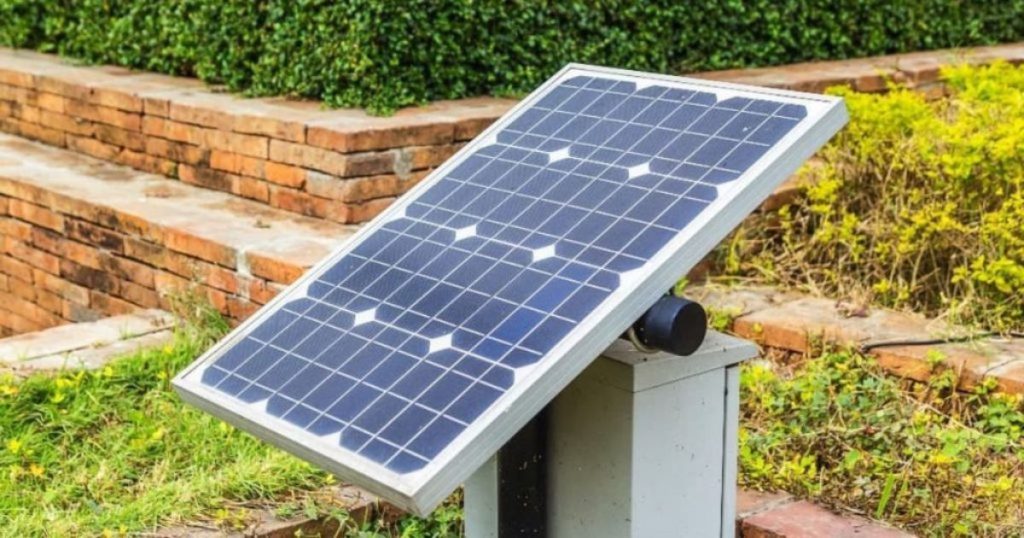 Een zonnepaneel tegen een brievenbus of een elektriciteitskast?